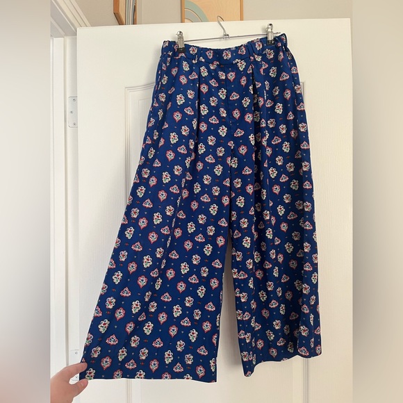 Celia Birtwell x Uniqlo wide legged cropped pants with blue flower print size S - Picture 7 of 8